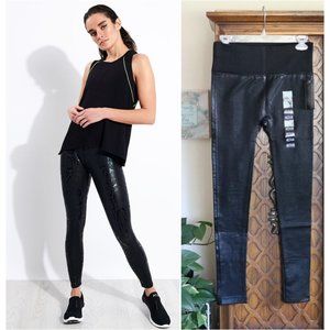 SIGNATURE STUDIO Metallic Snake Skin Fleece Leggings NWT! Black, Size M